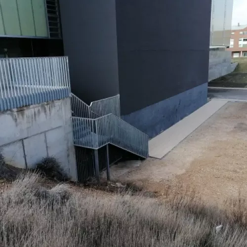 Después   Acera asfaltada en Parque Científico UVA
